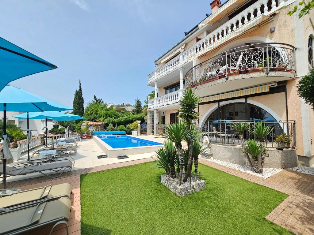 Swimmingpoolen hos eller tæt på VILLA VERA Apartments with pool, 200 m from the beach