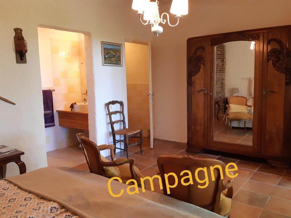 Postel nebo postele na pokoji v ubytování BnB Ferme Beauregard Les Pyrénées