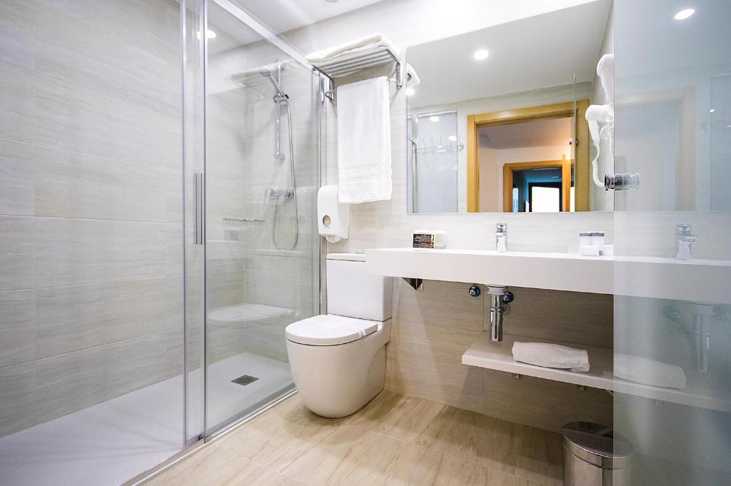 Koupelna v ubytování Hotel Palacio de Aiete