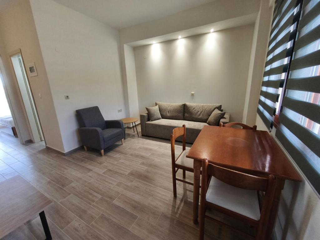 Posezení v ubytování Kiparissis Apartments