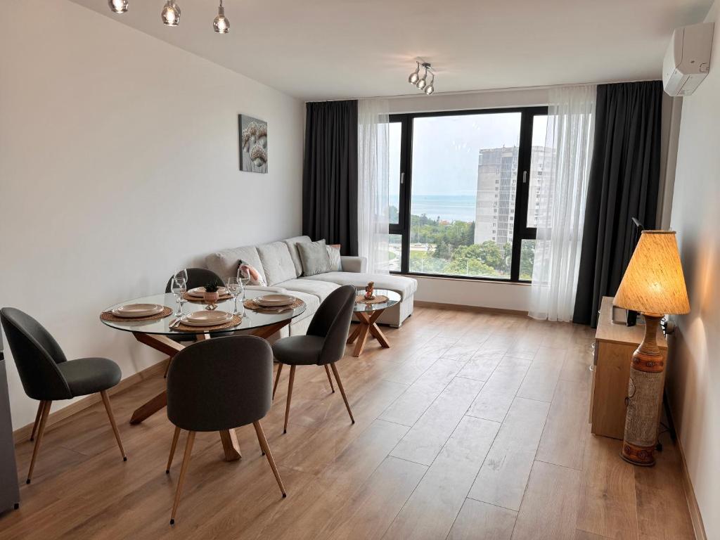 Picture of New Apartment in Breeze Home with Panoramic Sea View and Parking, Varna ...