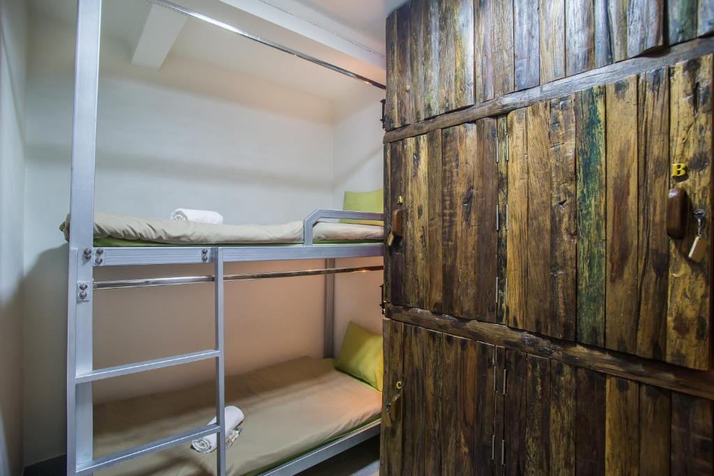 Banthat Thong Hostel - Bunk Bed In Mixed Dormitory Room