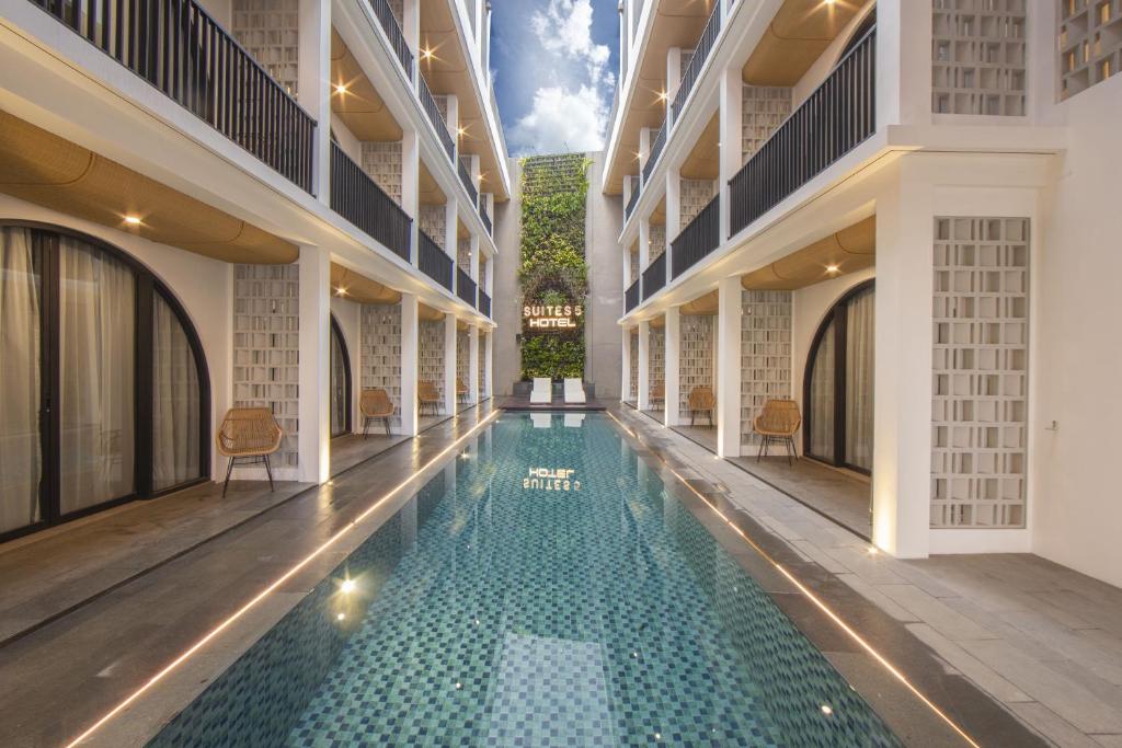 Bazén v ubytování Suites5 Hotel nebo v jeho okolí