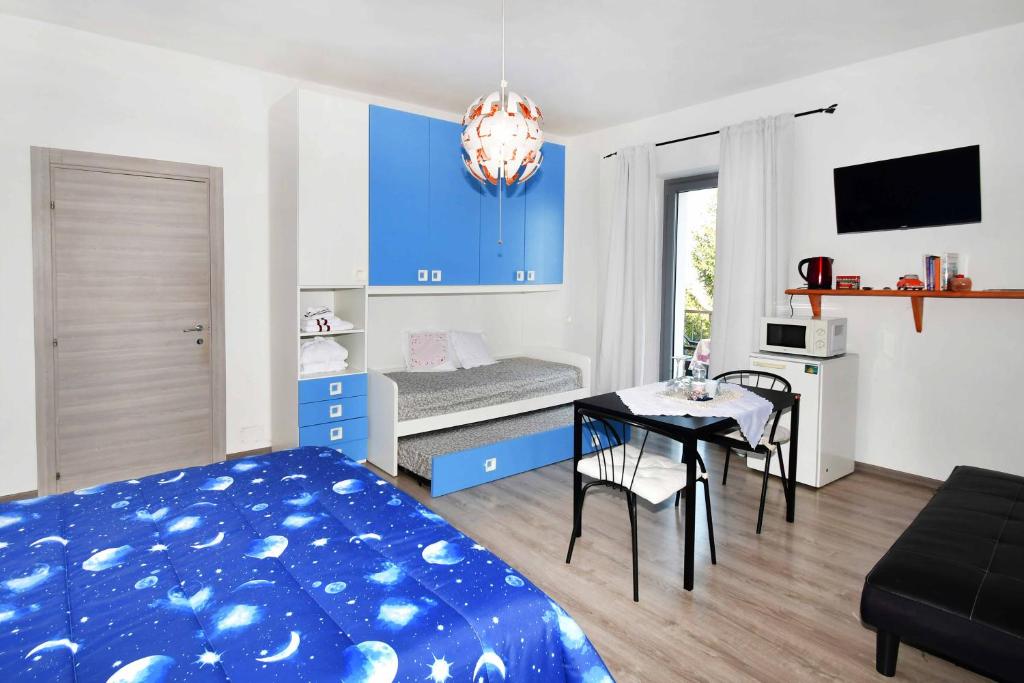 La Rondinella - Familiekamer Met Terras