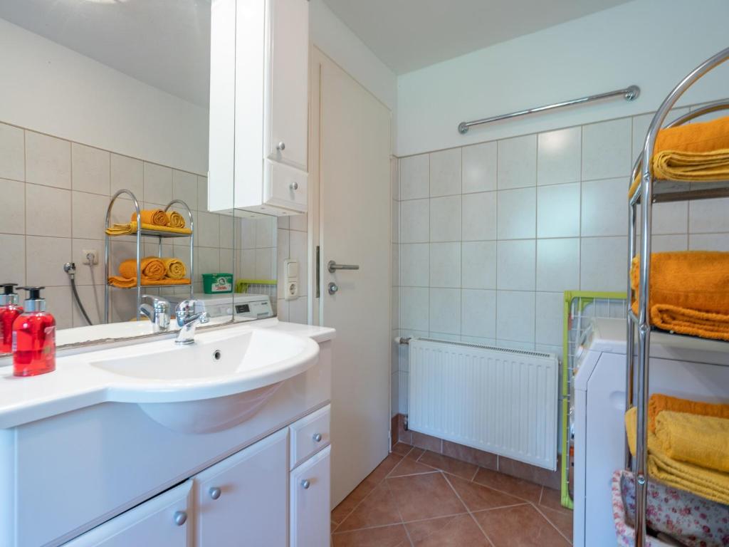 Kúpeľňa v ubytovaní Special Apartment in Walchen with Private Terrace