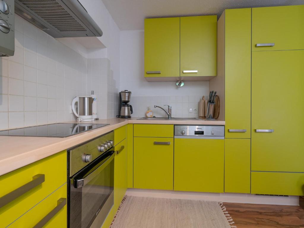 Kuchyňa alebo kuchynka v ubytovaní Special Apartment in Walchen with Private Terrace