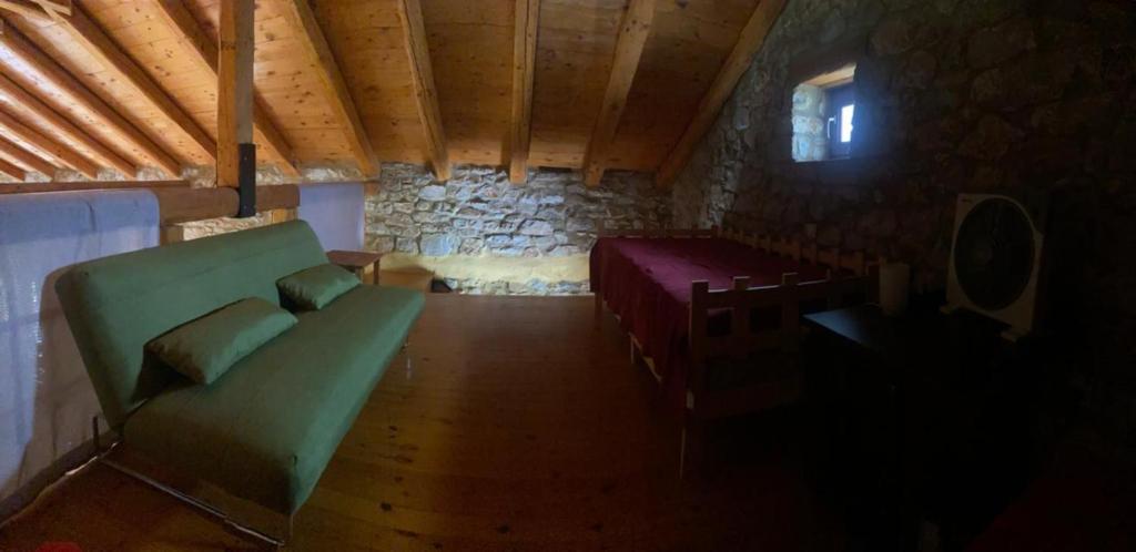 Posezení v ubytování VillaLas - Traditional Stone House in Vathi of Mani
