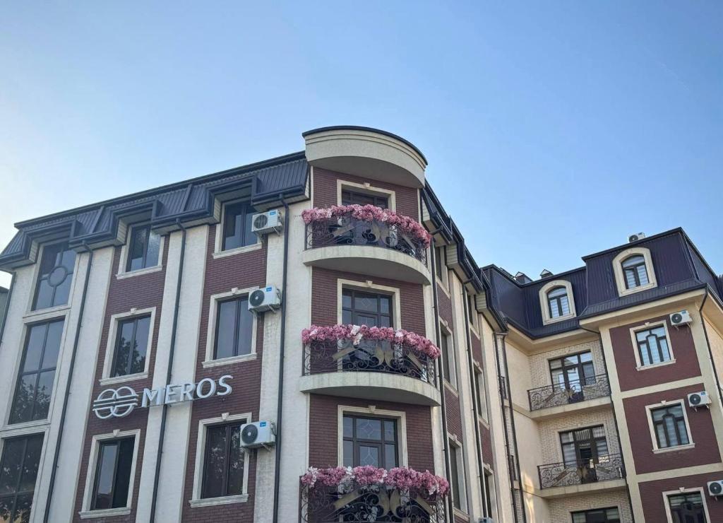 Afbeelding uit fotogalerij van Meros Hotel in Yakkasaray