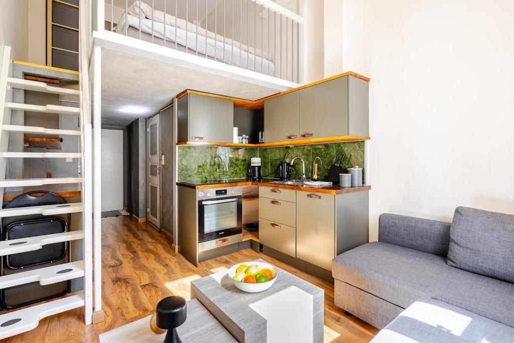 Picture Idea: Cozy Apartment New Kitchen City Center By The Royal Palace