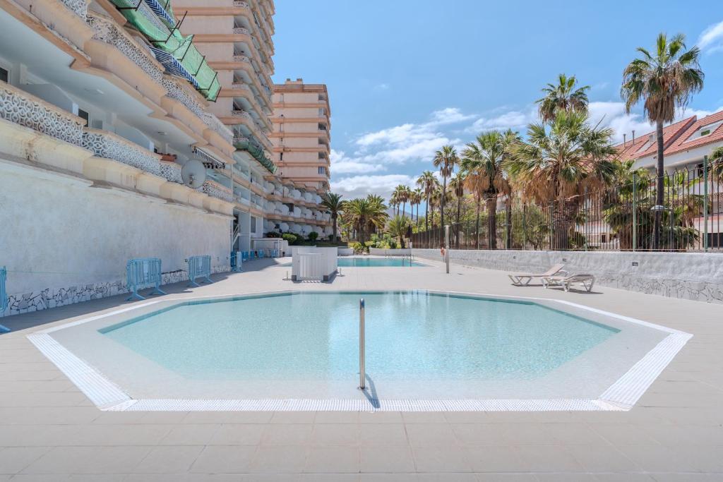 The swimming pool at or close to GO2TENERIFE Apart'Luna Pool & Sea view