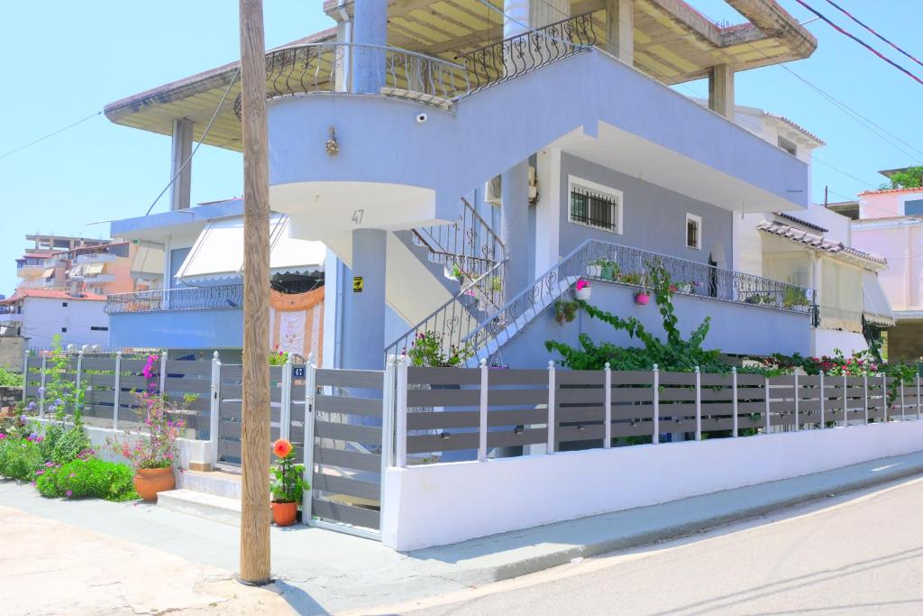 Mimoza Apartments