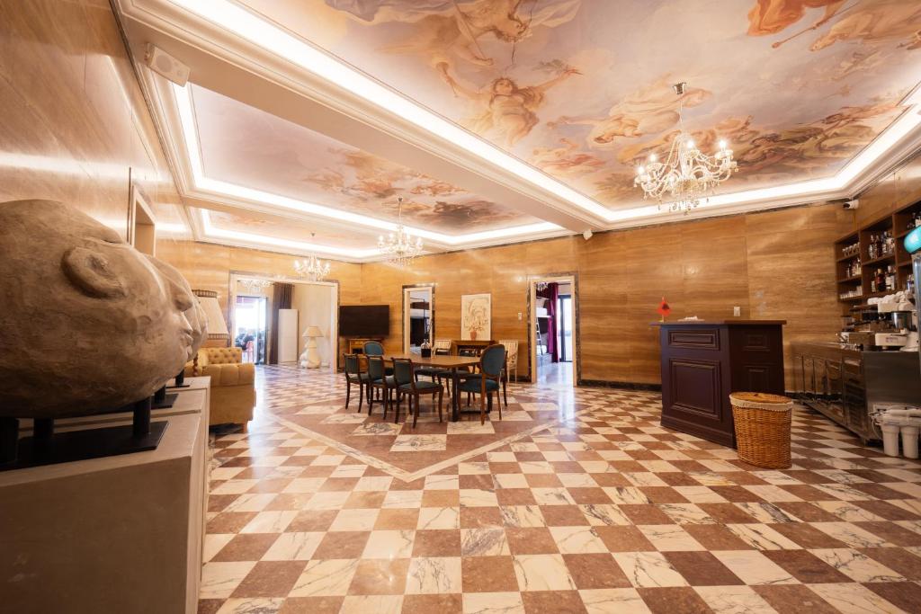 Posezení v ubytování 2115 Boutique Hostel