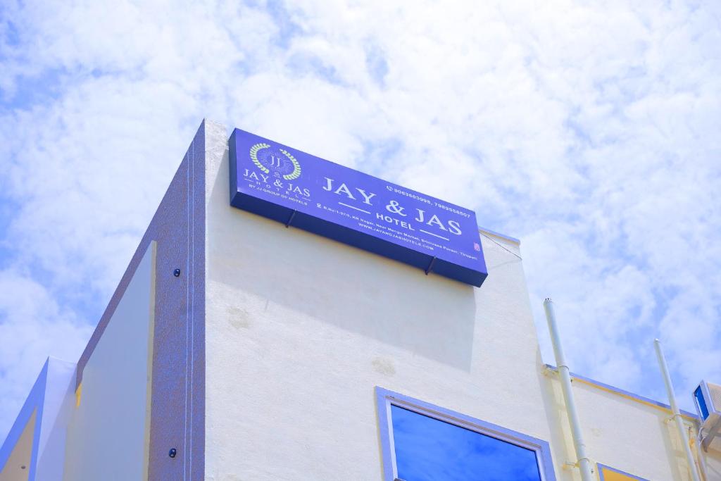 Certifikát, hodnocení, plakát nebo jiný dokument vystavený v ubytování Jay & Jas Hotel