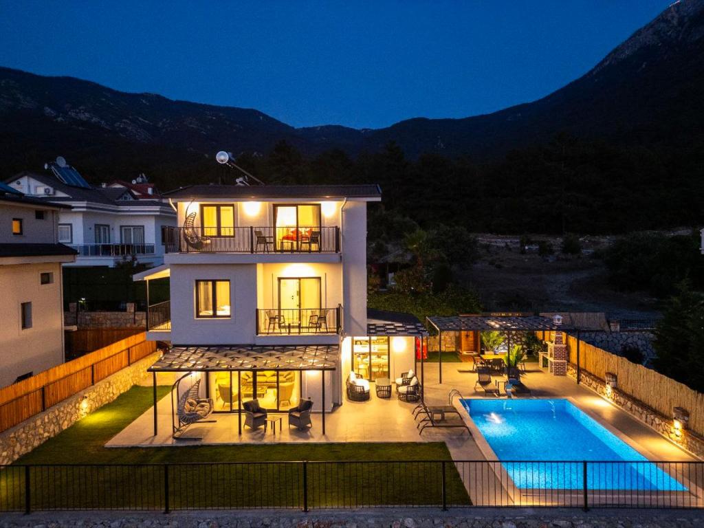 Piscina de la sau aproape de VIP VILLA KLEOPATRA Oludeniz