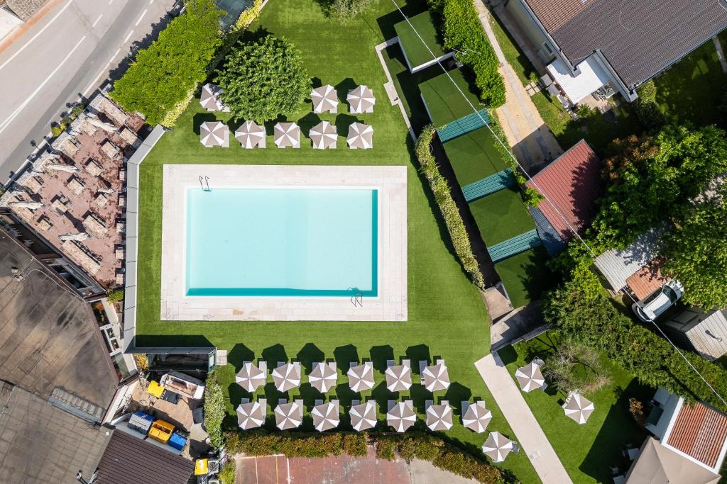 The swimming pool at or close to Hotel Ristorante Al Fiore