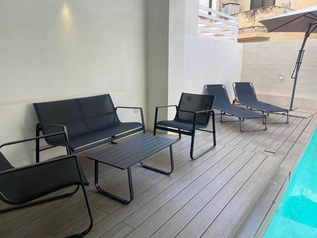 Piscina en o cerca de St Julians Apt with Pool