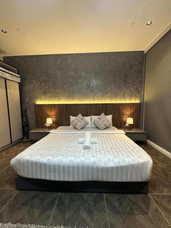 Postel nebo postele na pokoji v ubytování Scarletz Suites KLCC Deluxe Room
