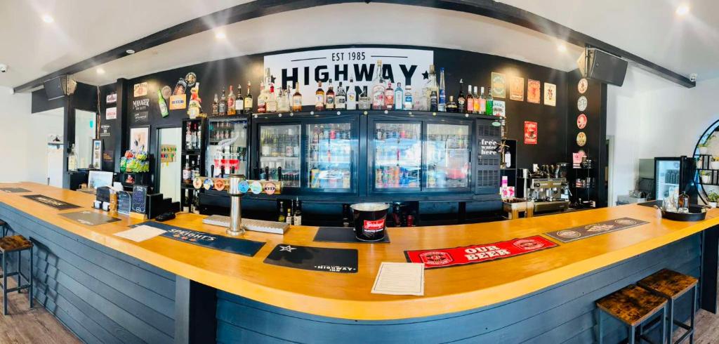 The Highway Inn - Resim 1