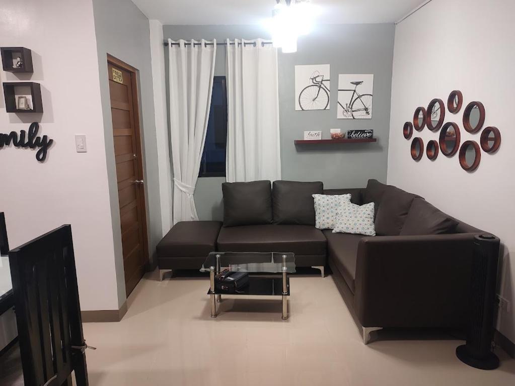 Posezení v ubytování Casa Devino - Discover the Perfect Condo Getaway in Luxury, Kareoke, Netflix, Free Parking