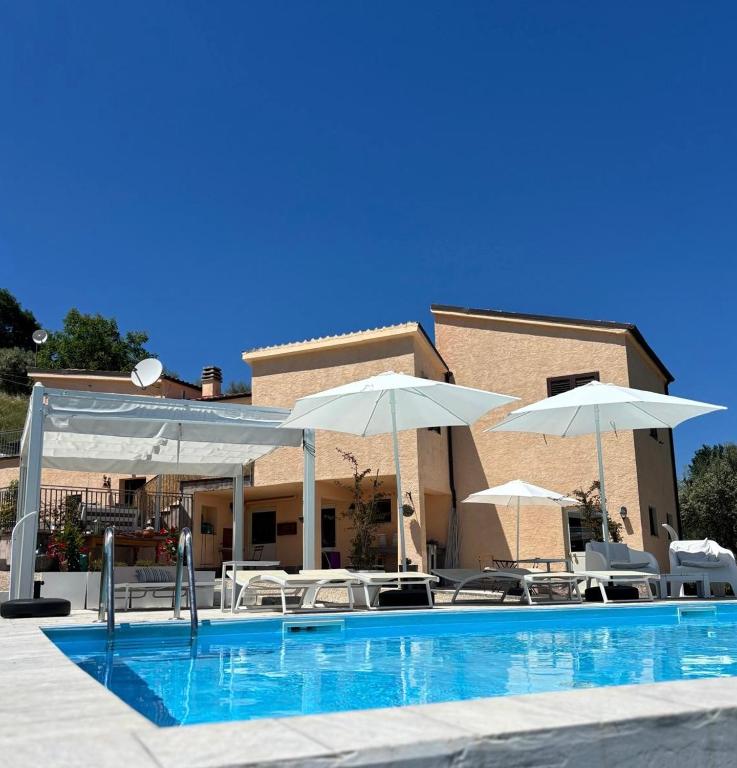 Bazén v ubytování Boutique B&B Dolce Far Niente nebo v jeho okolí