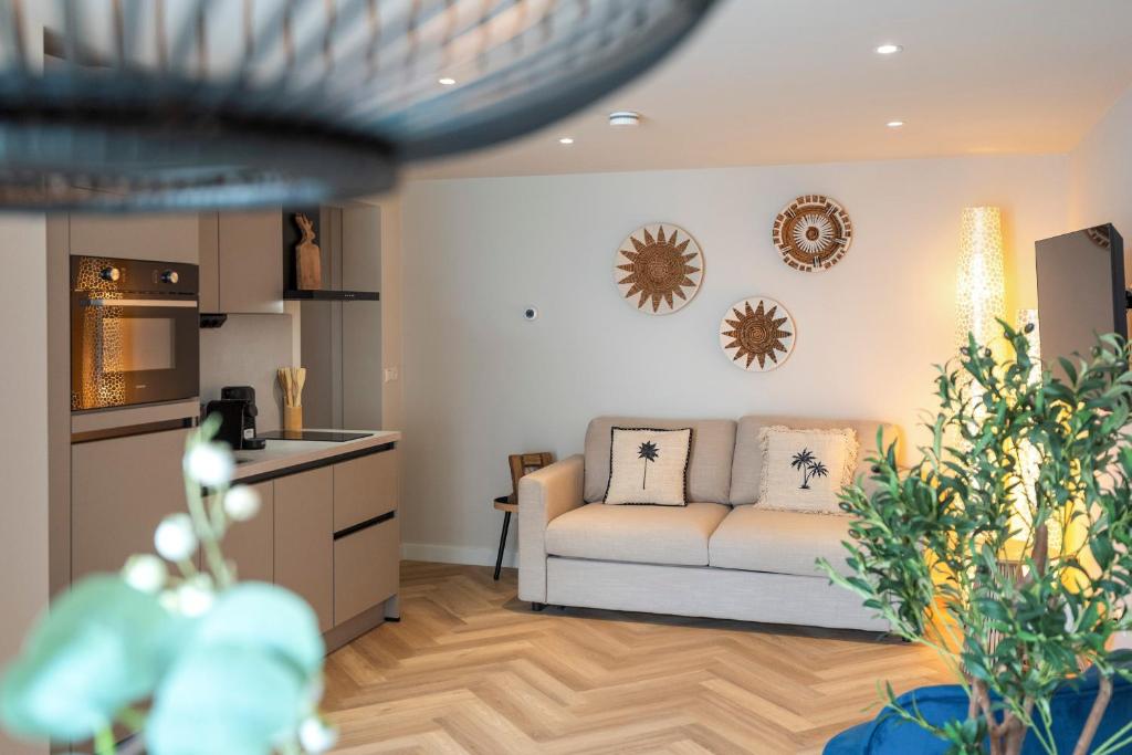 Dapur atau dapur kecil di Short Stay Zandvoort at 68A