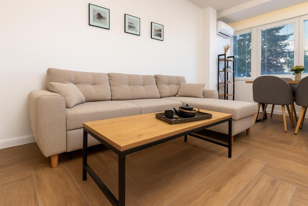 Posezení v ubytování Cozy and comfortable northern apartment, Kapana district, Plovdiv, Center