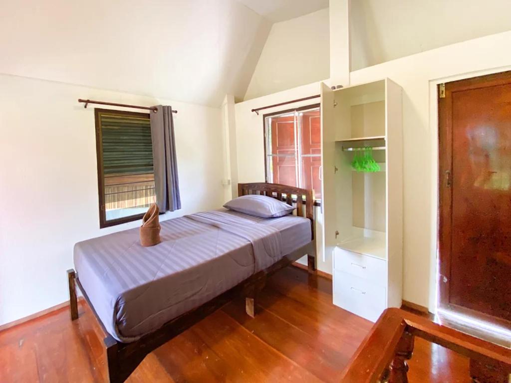 Butterfly Resort Hostel, Pai - 12