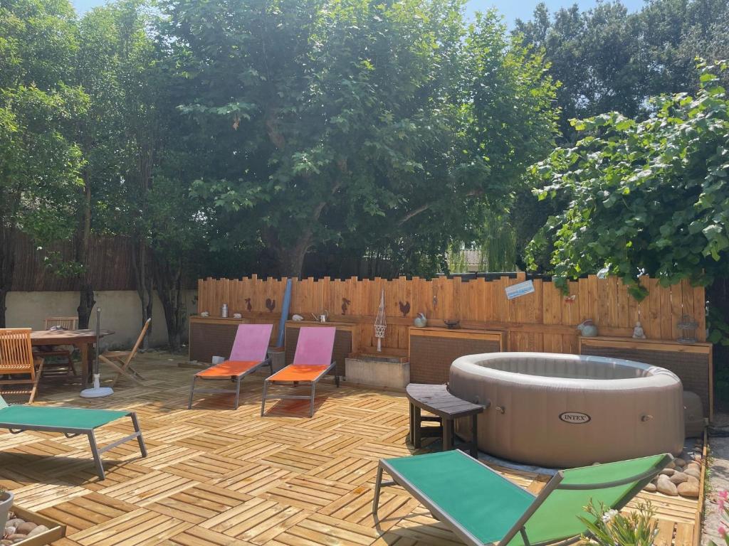 Photos De Hôtel - Discothèque Le Zoom Velleron Les Lavandières, Velleron (tarifs actualisés, 2025)