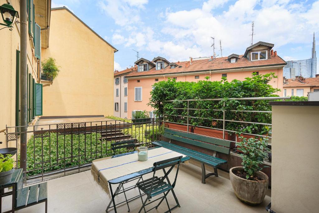Luxury terrace in the center of Milan Garibaldi train station Brera