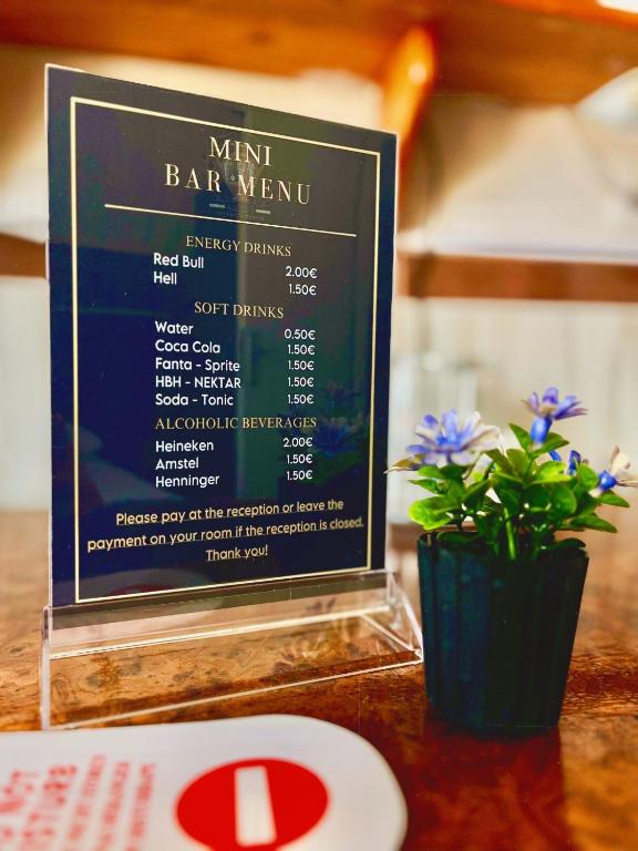 Certifikát, hodnocení, plakát nebo jiný dokument vystavený v ubytování Hotel Holiday
