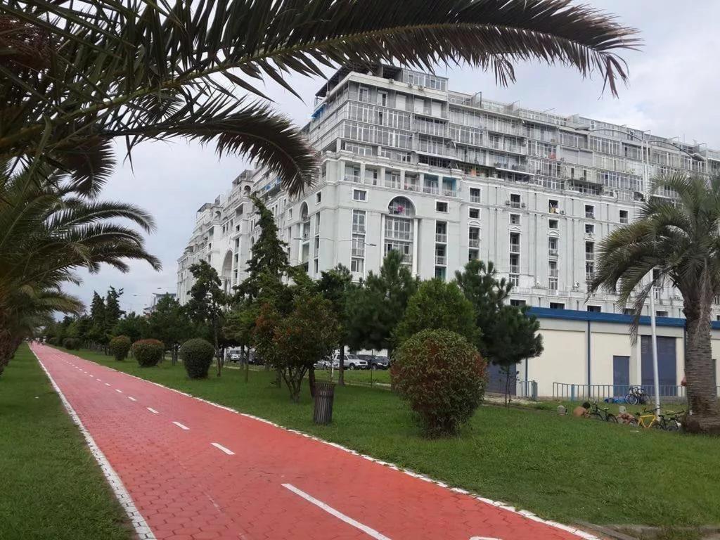 Budova, kde se aparthotel nachází