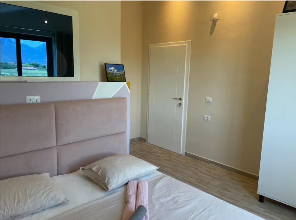 Łóżko lub łóżka w pokoju w obiekcie Hotel Villa Ballkan