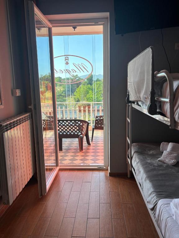 Postel nebo postele na pokoji v ubytování Hotel magnolia 1000 mt dal casello
