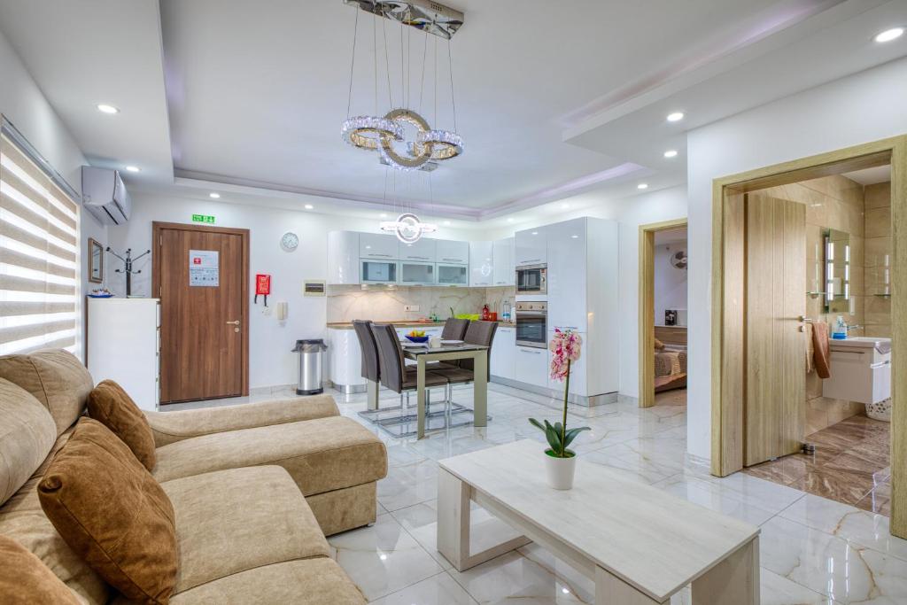 Kuchyň nebo kuchyňský kout v ubytování BF RESIDENCE