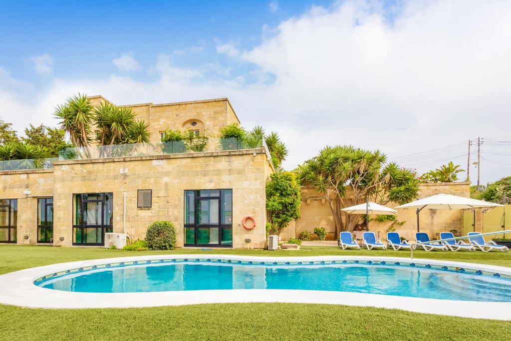 Bazén v ubytování Zest Holiday Home nebo v jeho okolí