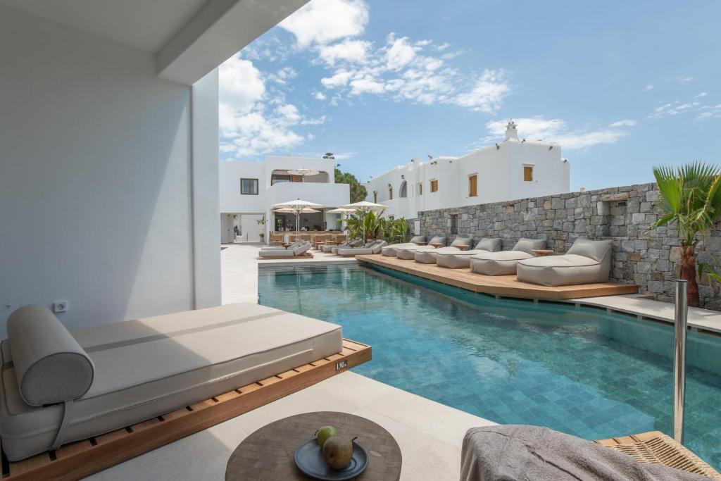Bazén v ubytování Nuca Mykonos nebo v jeho okolí