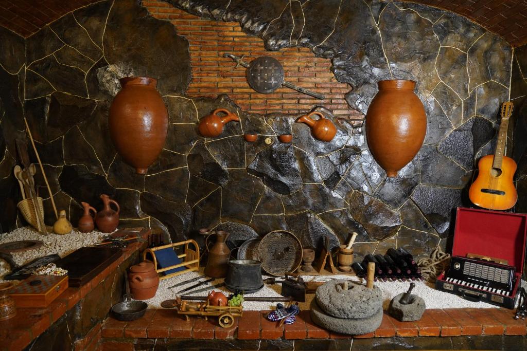 Fotografie z fotogalerie ubytování Hotel Hobbiton near Vardzia Caves v destinaci T'mogvi