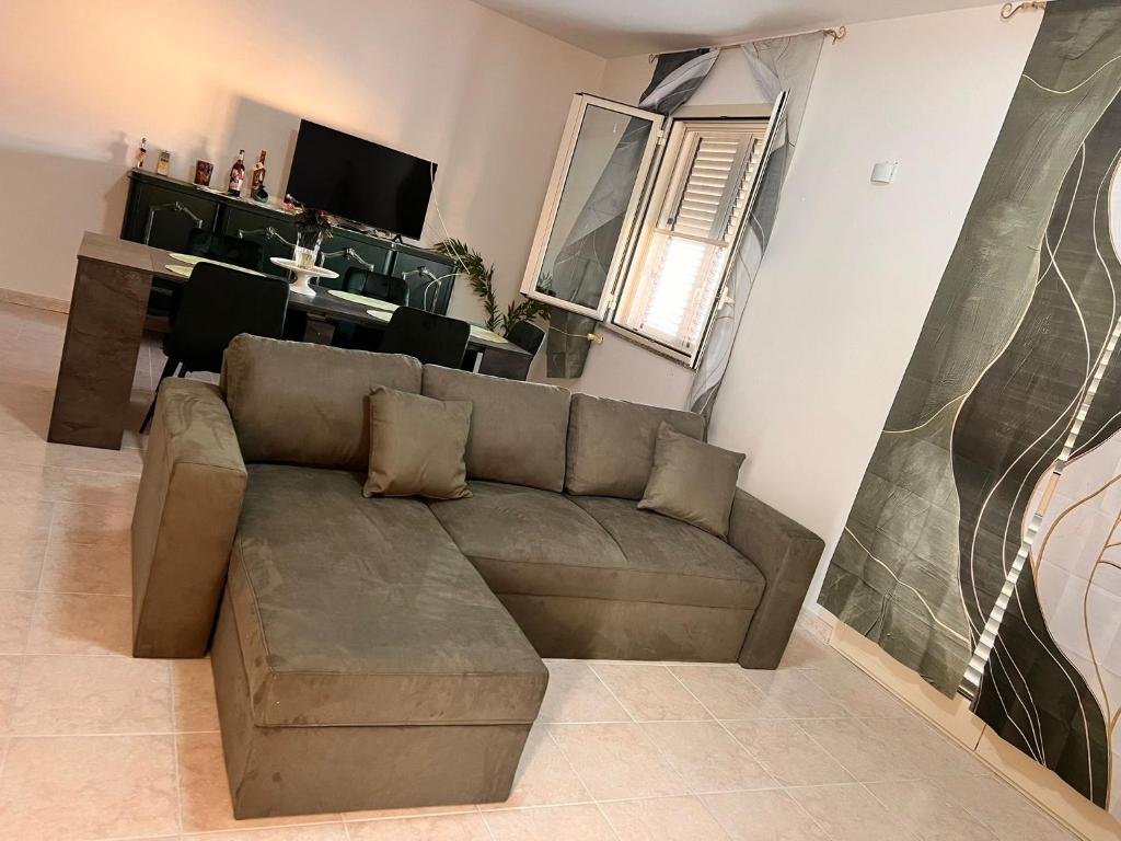 Μια τηλεόραση ή/και κέντρο ψυχαγωγίας στο La casa di Flo