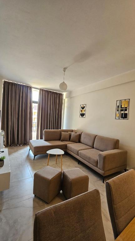 Gray Mirage Apartment near the beach