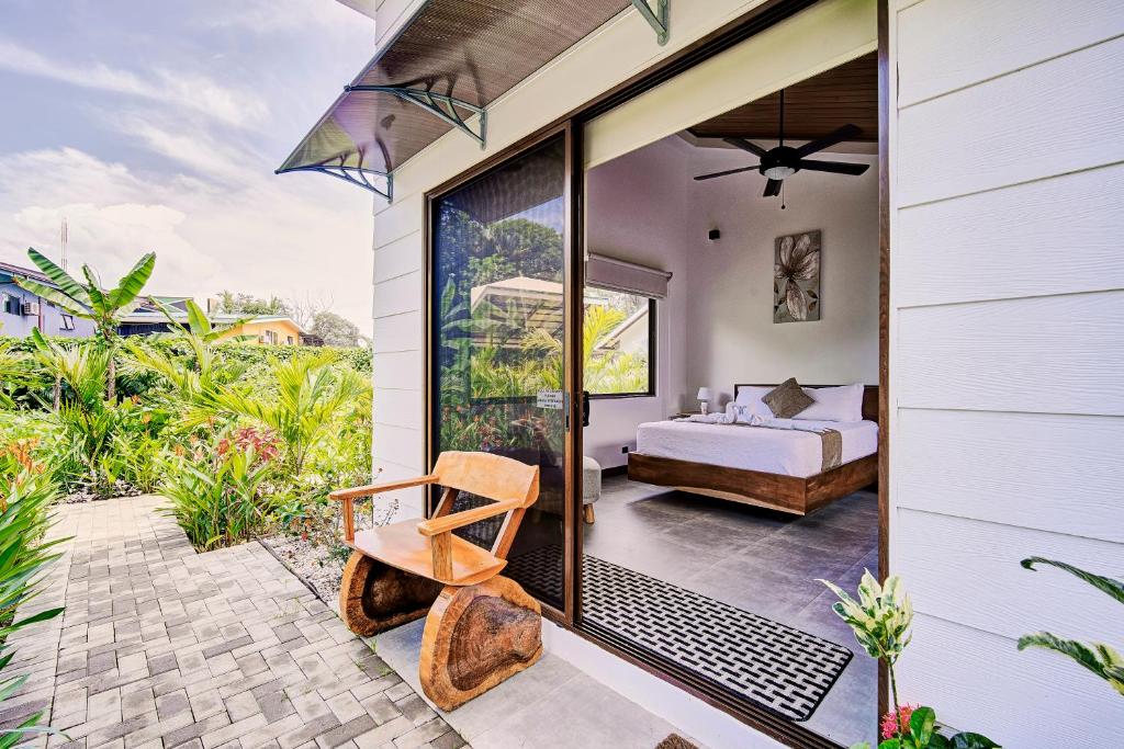 Balkón nebo terasa v ubytování Paradise Studio- Pool, beach, yoga