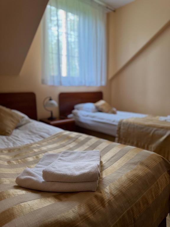 EMIDA - Restauracja & Hotel - Tweepersoonskamer Met 2 Aparte Bedden