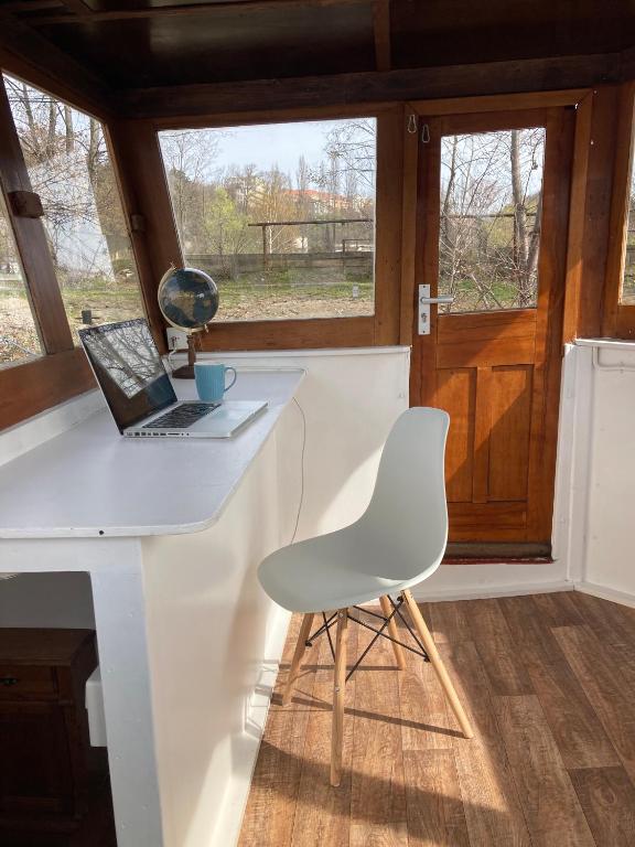 Fotografie z fotogalerie ubytování Prague on Boat, Privat Pier, Free Parking v Praze