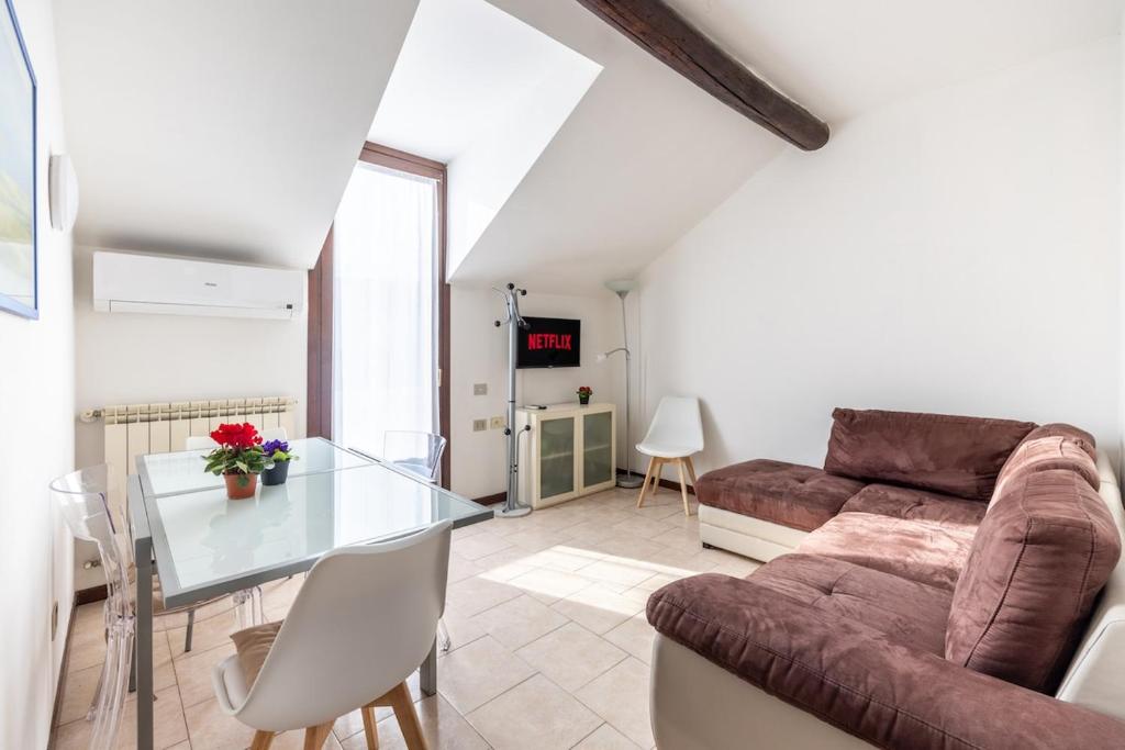 Suite con bagno privato con WiFi a 200m dalla metro