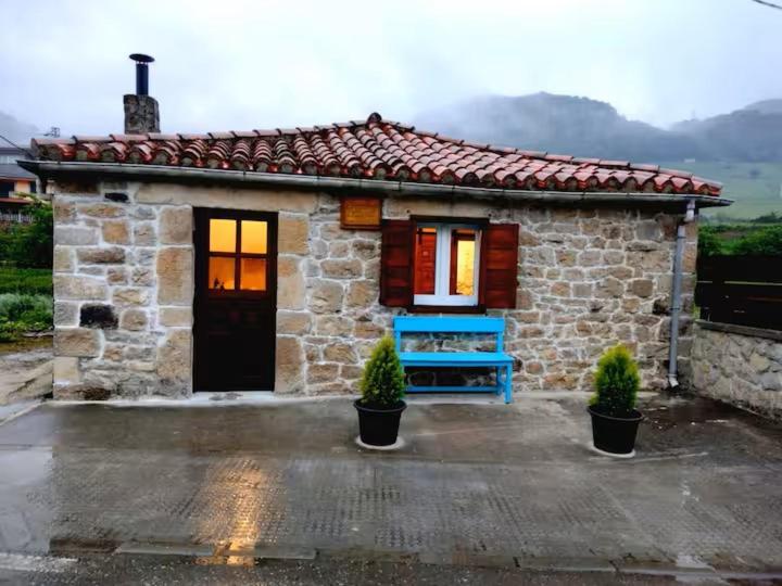 Nespecifikovaný výhled na hory nebo výhled na hory při pohledu z prázdninového domu