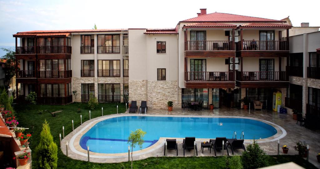 A piscina em ou perto de Venus Suite Hotel