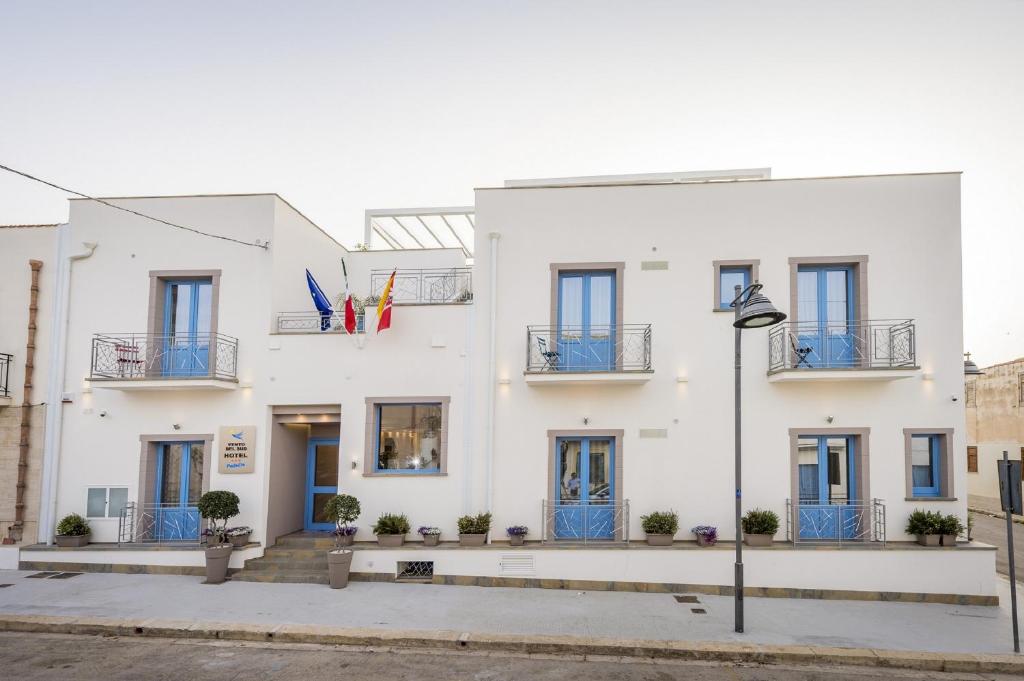 The building in which a szállodákat is located