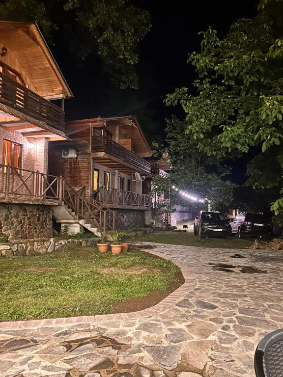Budova, kde se vila nachází
