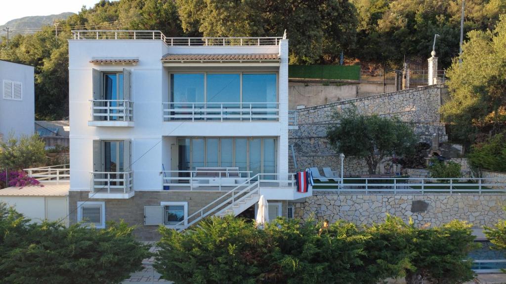 Villa Dhermi