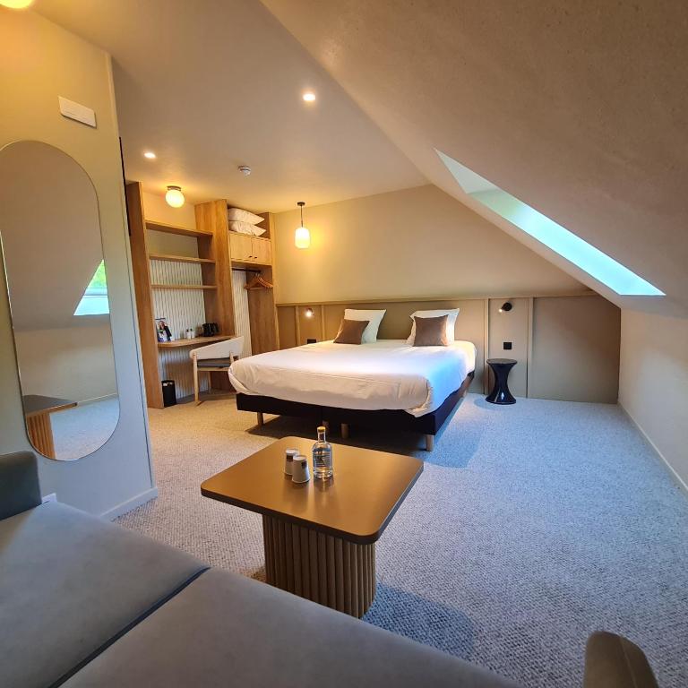 Brit Hotel Confort Alençon - Habitación Familiar