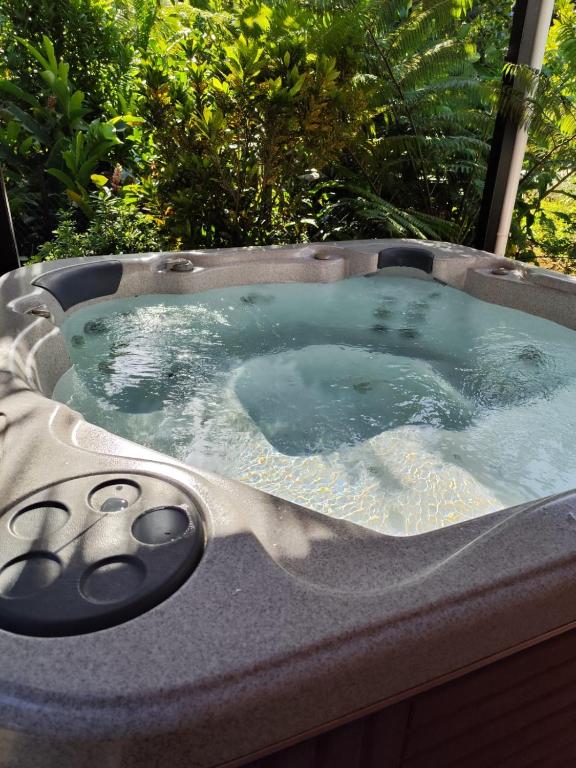 a jacuzziificialificialificialificialificialificialificialificialificialificialificial at La Kaz Mamie in Petite Île